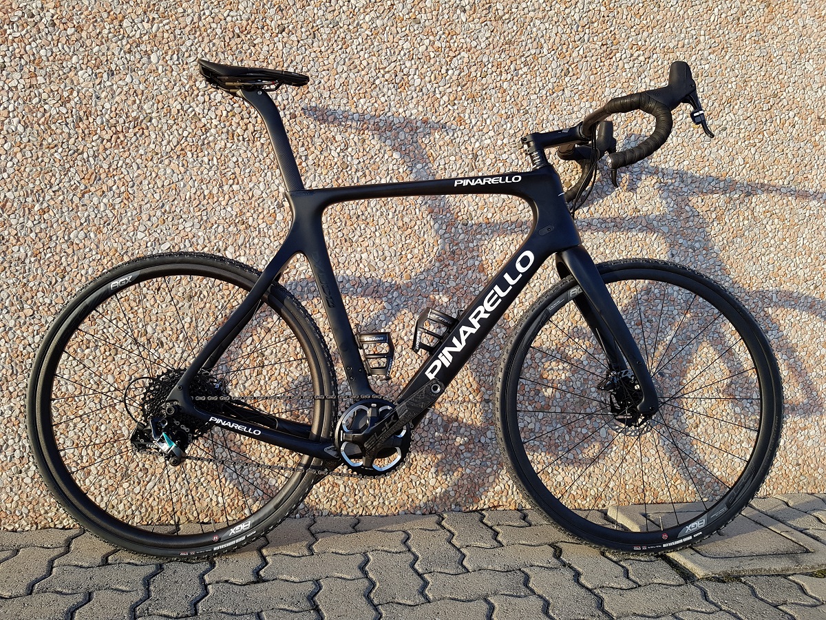 The Pinarello Dyodo e-gravel bike equipped with FSA System Hub Motor